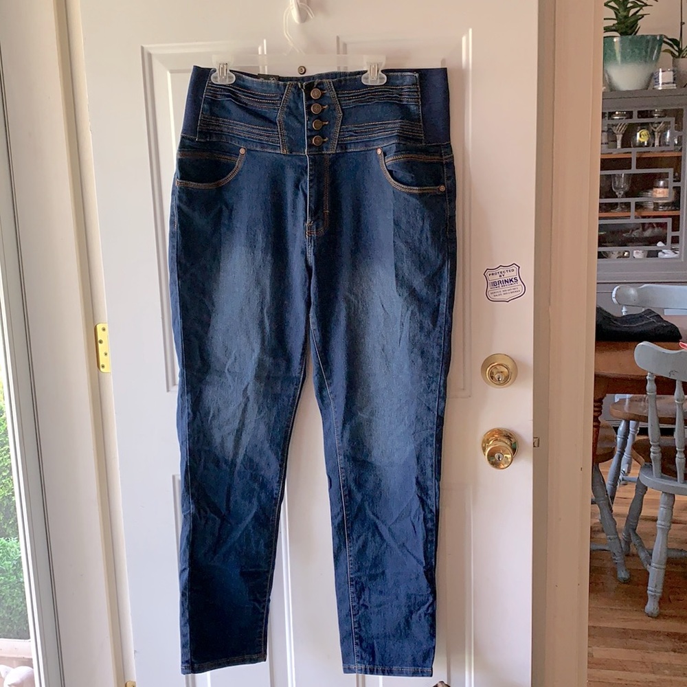 Fashion2Love high waisted button stretch jeans